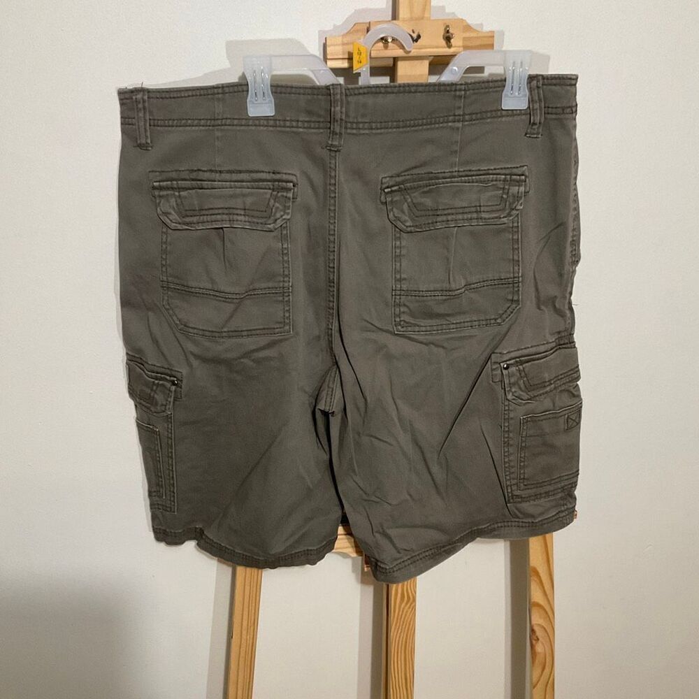 Unionbay men’s cargo shorts classic style size 40 - Picture 4 of 5